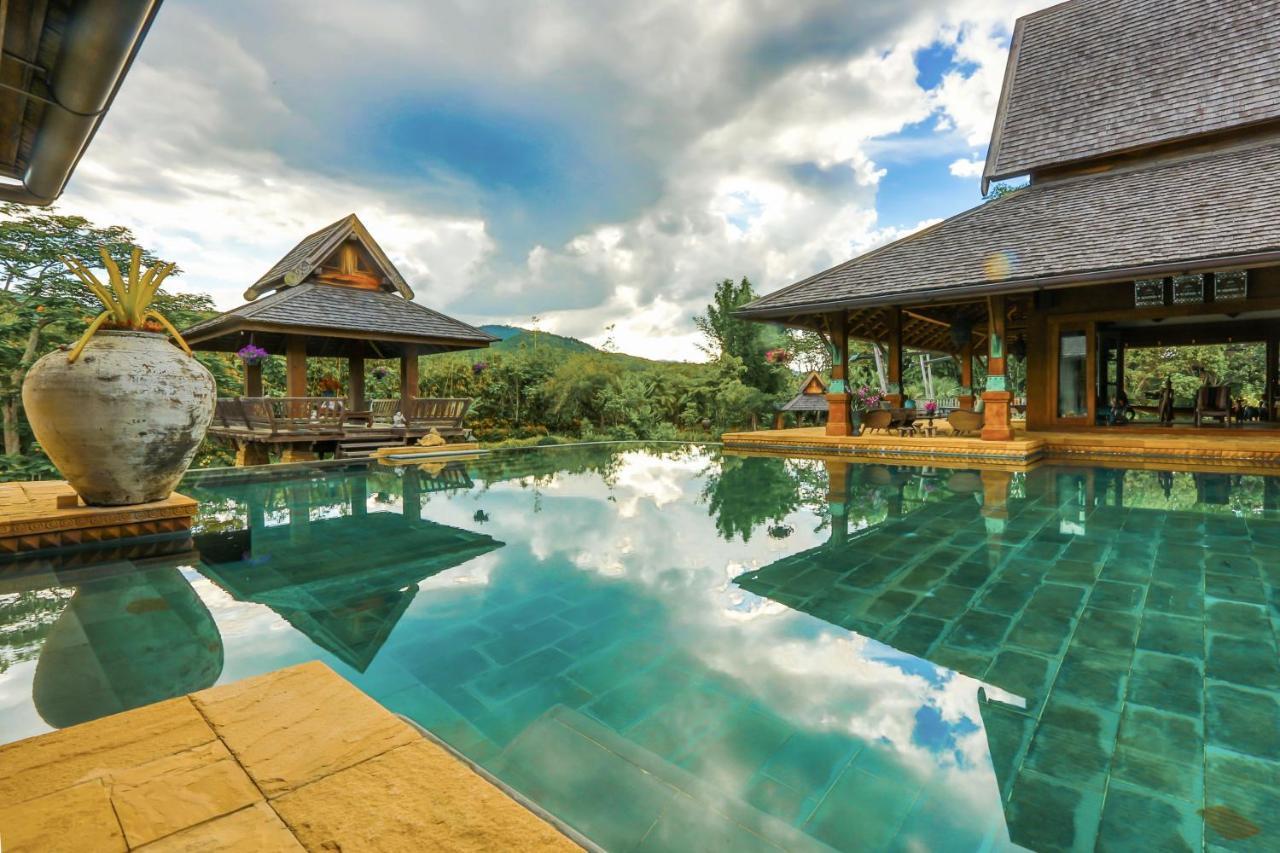 Howie'S Homestay Mae Rim Exteriör bild