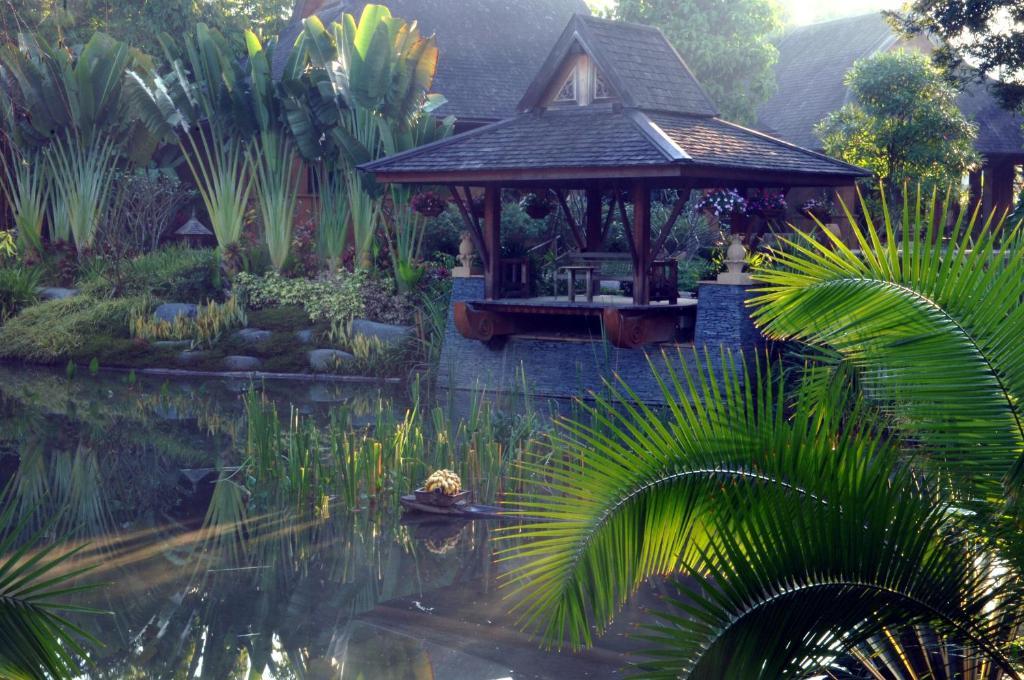 Howie'S Homestay Mae Rim Exteriör bild